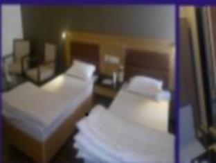 Hotel Oyo 3523 Tekarees Mahanagar Lucknow